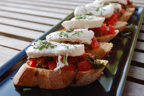 Mozzarellás bruschetta